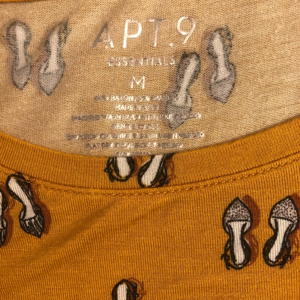 Top with Shoe Pattern - Picture 5 of 5